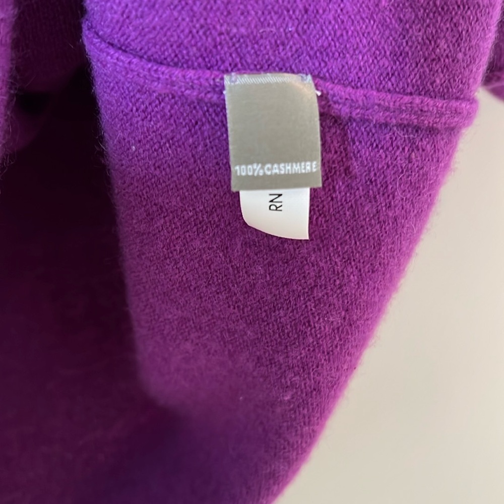 Neiman Marcus Women’s 100% Cashmere Sweater - Picture 5 of 6